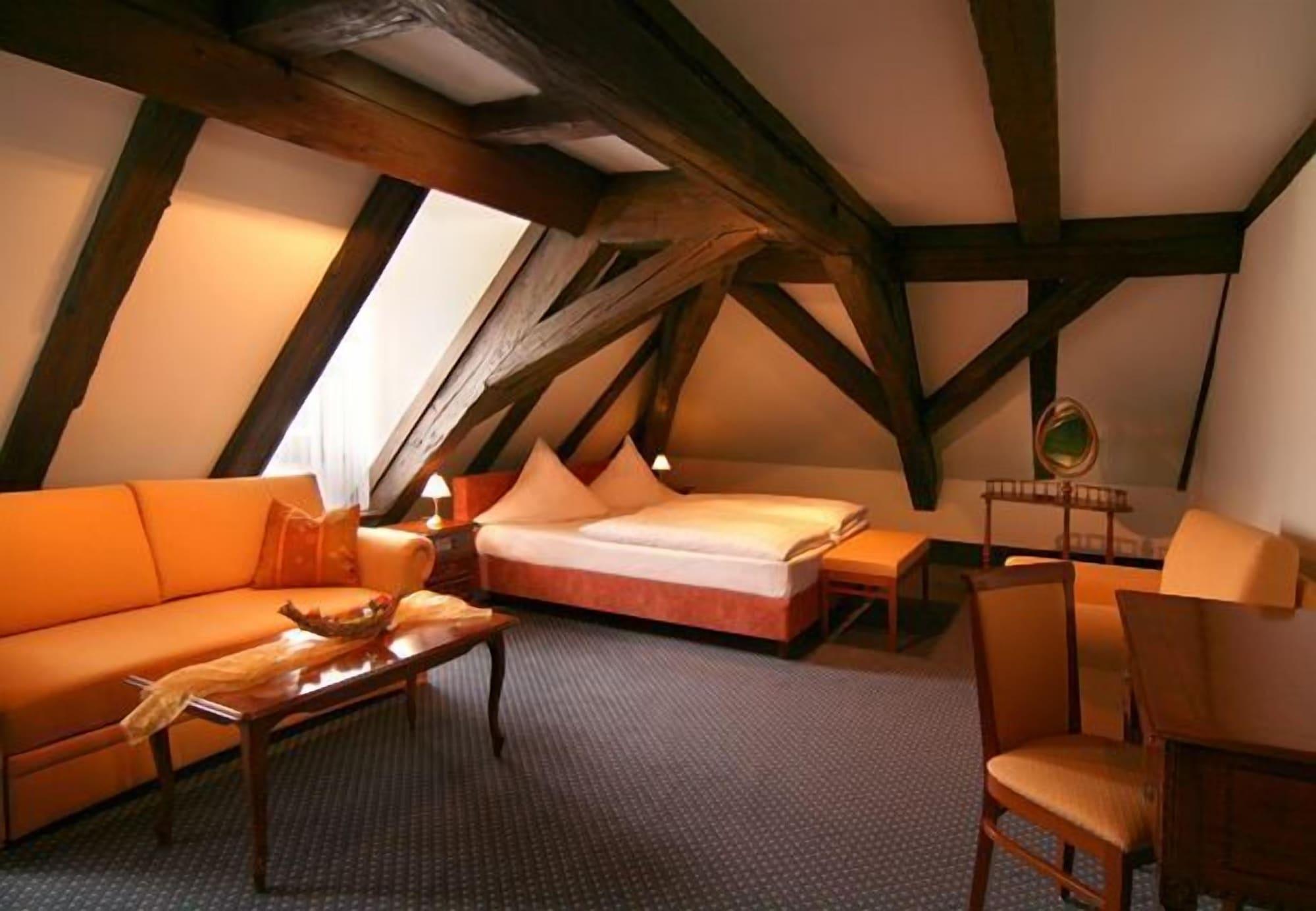 Altstadthotel Arch Regensburg Exterior photo
